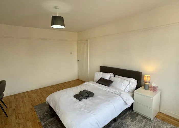 Elegant Estates Humble Abode Room 4